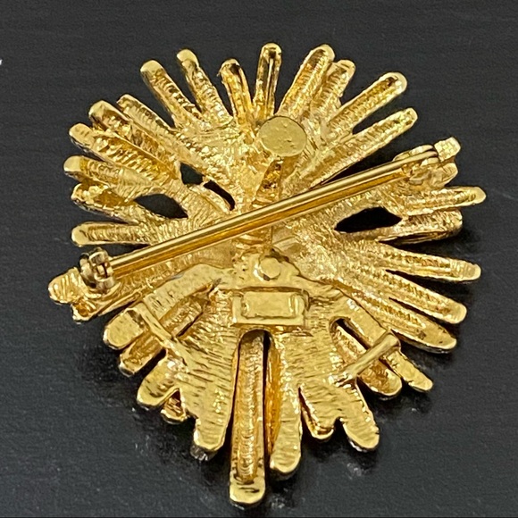 Vintage Unsigned ST JOHN Gold-tone Lion Head Brooch - Picture 7 of 8